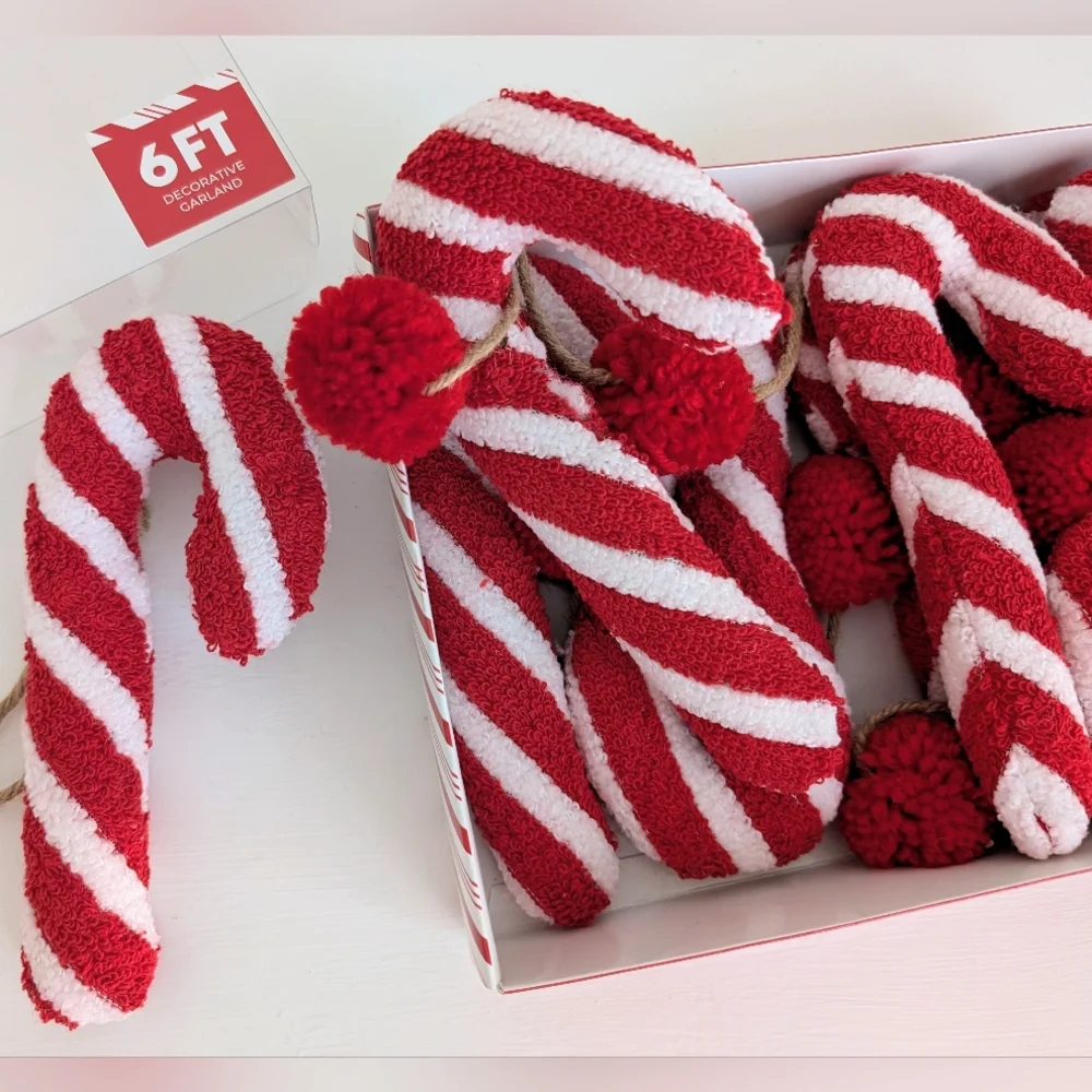 NIB Large Cozy Candy Cane Christmas Garland 6 FT Peppermint Holiday Gingerbread